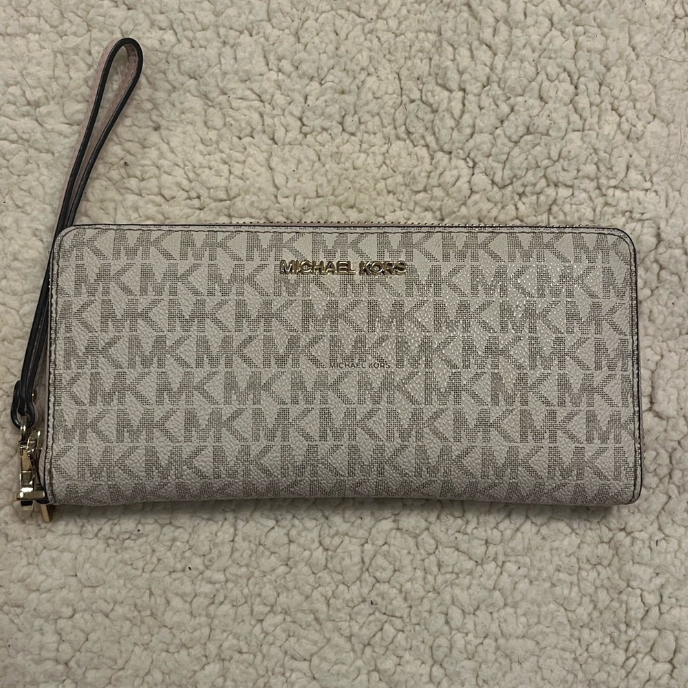 Michael Kors Pink and Ivory Wrist Wallet